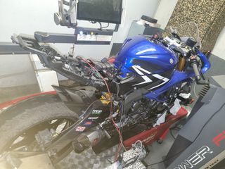 Yamaha YZF-R6 Race 2025-thumb-20