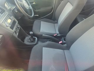 Volkswagen Polo 2010-thumb-1