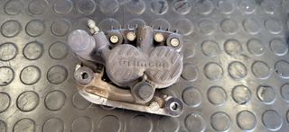 Aprilia Scarabeo 150cc Rotax 99-04 | Δαγκάνα Εμπρός Φρένου
