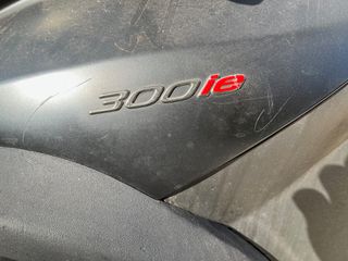 Piaggio MP3 300 LT 2014-thumb-2