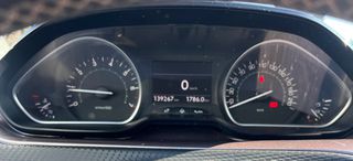 Peugeot 2008 2013 1.2 PURETECH 110 ALLURE-thumb-9