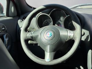 Alfa Romeo Alfa 147 2003 GTA-thumb-24