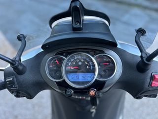 Piaggio Beverly 300 2019 300s ABS-thumb-6