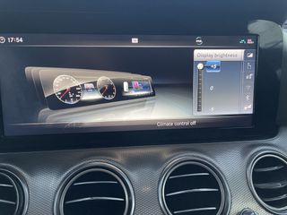 Mercedes-Benz E 220 2018 213 Station Avantgarde-thumb-21