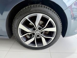 Renault Megane 2018 BOSE EDITION-thumb-11