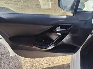 Peugeot 208 2017 EURO 6-thumb-9
