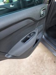 Citroen C4 2015 1.2 e-THP Selection-thumb-21