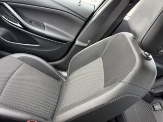 Opel Astra 2017-thumb-13