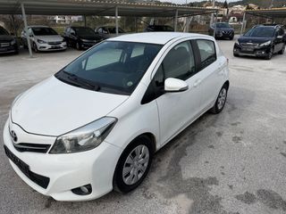 Toyota Yaris 2013-thumb-1