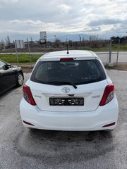 Toyota Yaris 2013-thumb-4