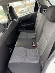 Toyota Yaris 2013-thumb-6