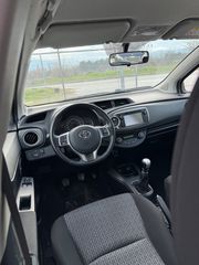 Toyota Yaris 2013-thumb-7