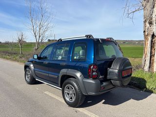 Jeep Cherokee 2006 2.8CRD RENEGADE-thumb-2