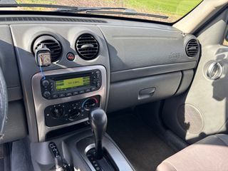 Jeep Cherokee 2006 2.8CRD RENEGADE-thumb-9