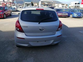 Hyundai i 20 2013-thumb-1