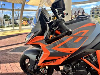 KTM 1290 Super Duke GT 2024-thumb-11