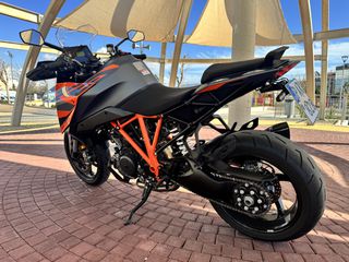 KTM 1290 Super Duke GT 2024-thumb-15