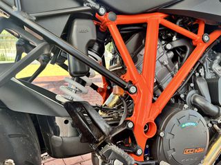 KTM 1290 Super Duke GT 2024-thumb-25
