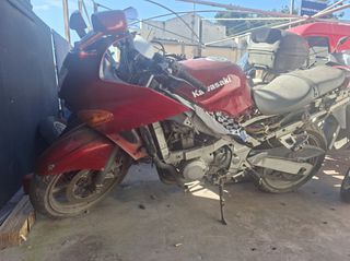Zzr400 ολοκληρο για ανταλλακτικα