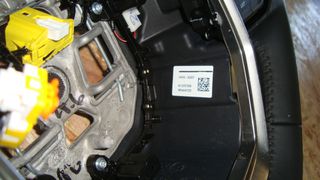 ΤΙΜΟΝΙ ΔΕΡΜΑΤΙΝΟ ΜΕ ΧΕΙΡΙΣΤΗΡΙΑ PEUGEOT 208 2024  98546457ZD-thumb-3