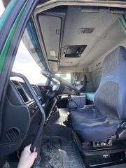 Volvo 2001-thumb-9