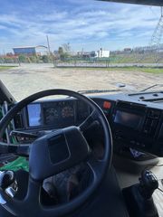 Volvo 2001-thumb-10