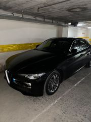 Alfa Romeo Giulia 2018 220hp, F1 padless, adaptive cruise control ,new infotainment