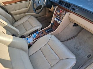 Mercedes-Benz E 200 1990 W124-AVANTGARDE-PANORAMA-thumb-12
