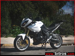 Triumph Tiger 1050 2011 3 ΒΑΛΙΤΣΕΣ ΛΙΓΑ ΧΛΜ!!! 1ΧΕΡΙ ΙΔΙΩΤΗ ΑΨΟΓΟ-thumb-1