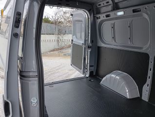 Maxus eDeliver 5 2026 L1H2 Single Sliding Door Base+-thumb-27