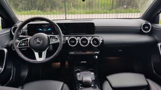 Mercedes-Benz A 180 2021 PROGRESSIVE LINE-thumb-4