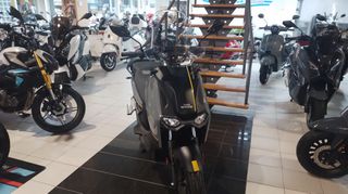 Super Soco CPX 2026 V MOTO-thumb-2