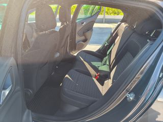 Opel Astra 2016-thumb-15