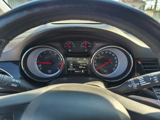 Opel Astra 2016-thumb-20