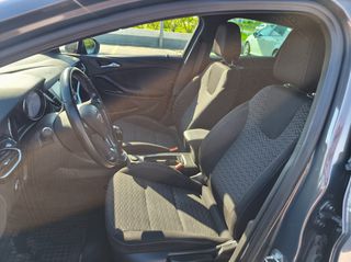 Opel Astra 2016-thumb-10