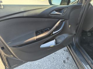 Opel Astra 2016-thumb-11