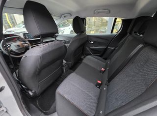 Peugeot 208 2025 1,2 STYLE 100HP-thumb-9