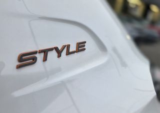 Peugeot 208 2025 1,2 STYLE 100HP-thumb-10