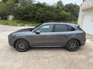 Porsche Cayenne 2024 Porsche Cayenne E-Hybrid (MY24)-thumb-1