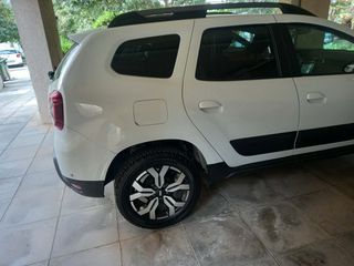 Dacia Duster 2023 JOURNEY-thumb-3