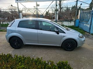 Fiat Grande Punto 2015-thumb-8
