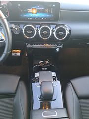 Mercedes-Benz A 180 2020-thumb-12