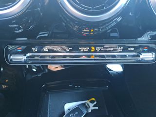 Mercedes-Benz A 180 2020-thumb-18