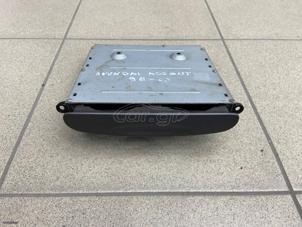 Ποτηροθήκη Hyundai Accent 98-03