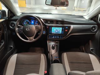 Toyota Auris 2016 SKYVIEW / Hybrid-thumb-21