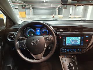 Toyota Auris 2016 SKYVIEW / Hybrid-thumb-24