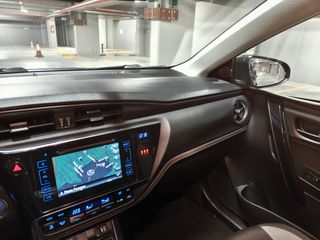 Toyota Auris 2016 SKYVIEW / Hybrid-thumb-25