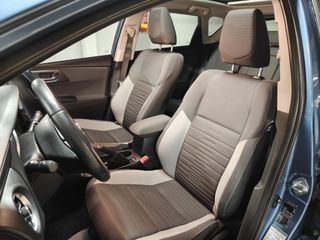Toyota Auris 2016 SKYVIEW / Hybrid-thumb-28