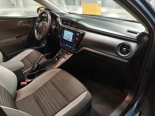 Toyota Auris 2016 SKYVIEW / Hybrid-thumb-27