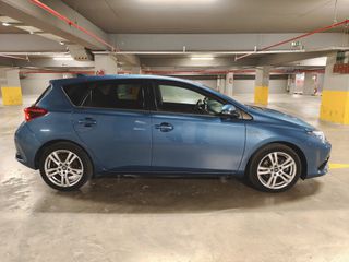 Toyota Auris 2016 SKYVIEW / Hybrid-thumb-9